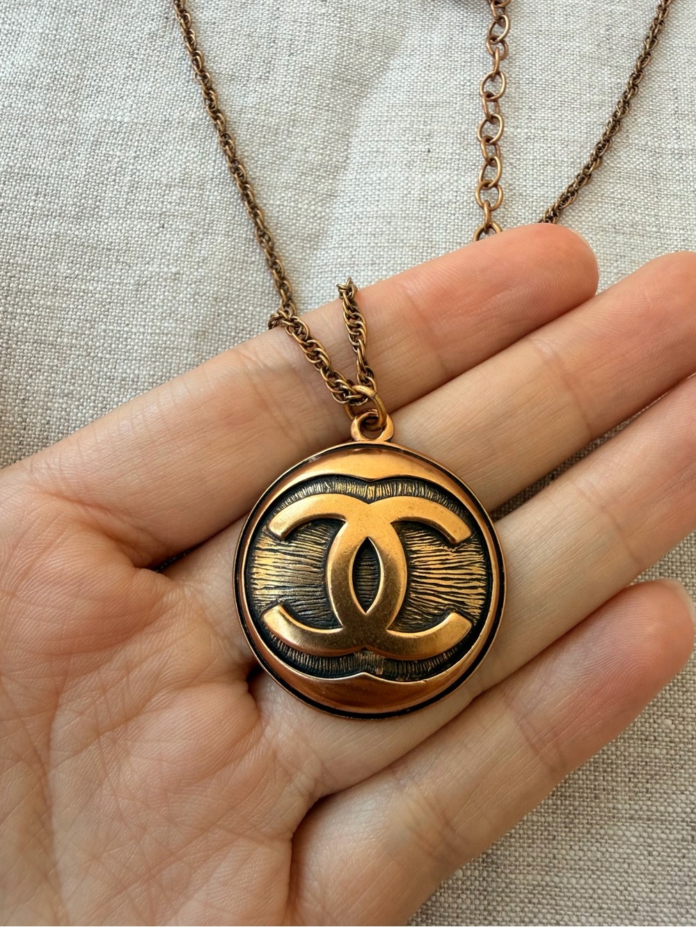 ✨Vintage Chanel Gold-Tone Interlocking Logo Pendant Necklace ✨